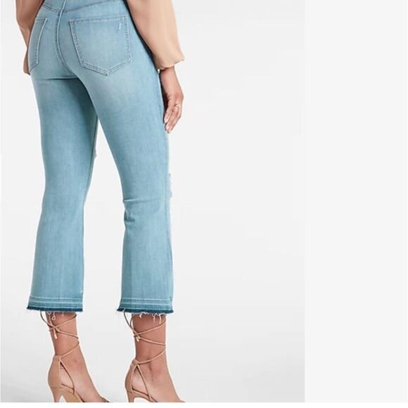 Express High Rise Raw Hem Cropped Flare Ripped Jeans Size S/R (0/2/4) - Picture 2 of 11